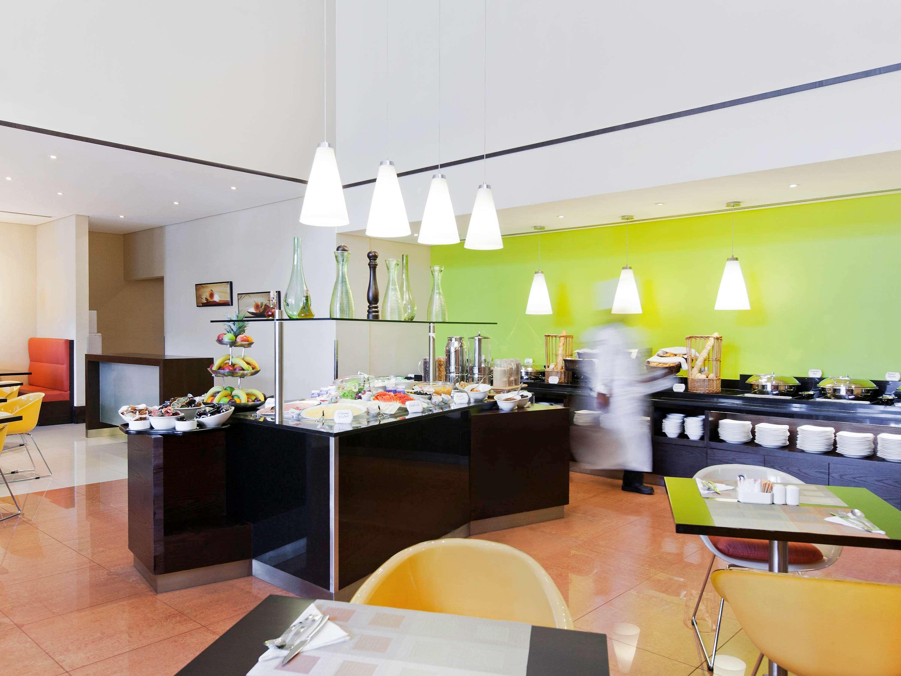 Ibis Al Rigga Hotel Дубай Екстериор снимка