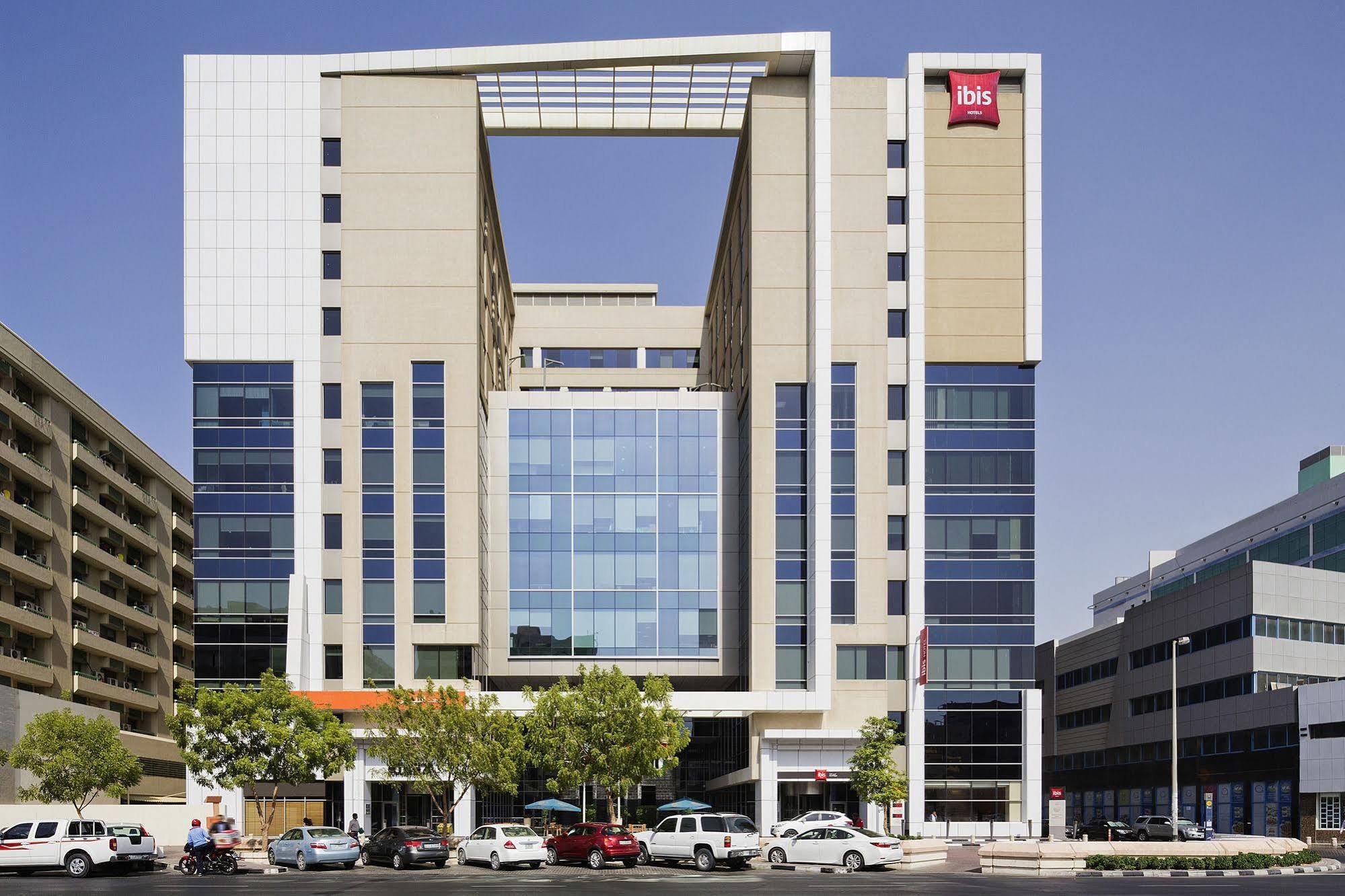 Ibis Al Rigga Hotel Дубай Екстериор снимка